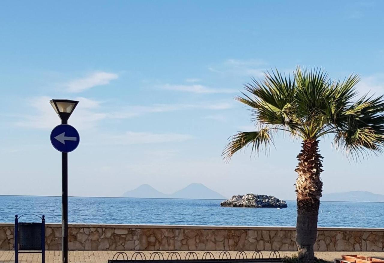 Ferienwohnung Casa Tranquilla E Luminosa Con Terrazzo A Due Passi Dal Mare Brolo Exterior foto