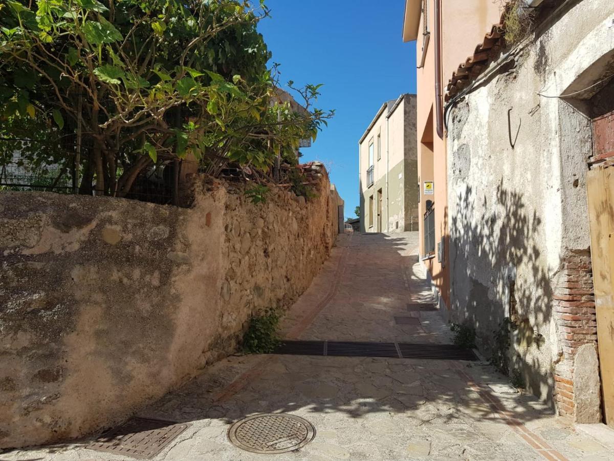 Ferienwohnung Casa Tranquilla E Luminosa Con Terrazzo A Due Passi Dal Mare Brolo Exterior foto
